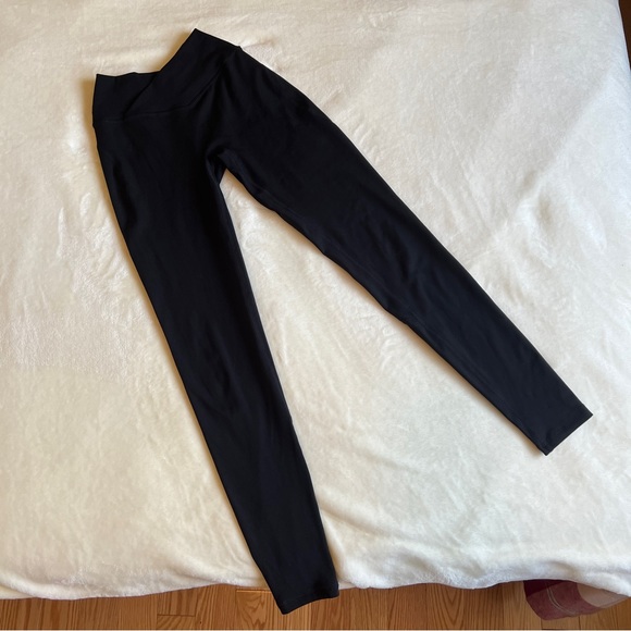 Alphalete Black Leggings - Picture 2 of 4